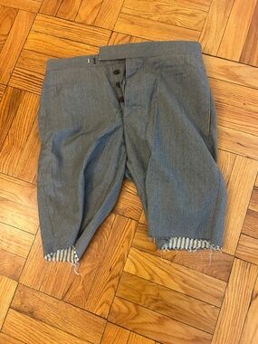 Thom Browne gray cut off shorts size 0 1 sample 30 32
